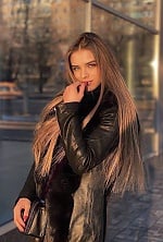 Ukrainian mail order bride Karina from Kiev with blonde hair and green eye color - image 3