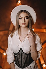 Ukrainian mail order bride Viktoria from Kiev with light brown hair and brown eye color - image 7