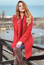 Ukrainian mail order bride Elena from Kiev with light brown hair and brown eye color - image 2