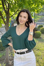 Ukrainian mail order bride Alina from Kiev with light brown hair and brown eye color - image 3