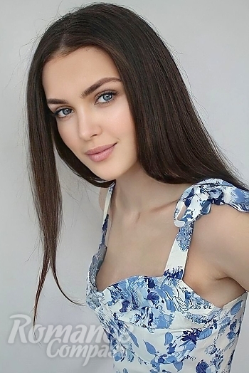Ukrainian mail order bride Daria from New York with light brown hair and blue eye color - image 1