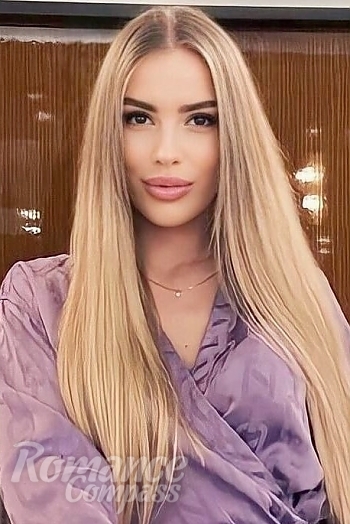 Ukrainian mail order bride Anna from Los Angeles with blonde hair and brown eye color - image 1