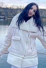Ukrainian mail order bride Alona from Lubny with black hair and brown eye color - image 5