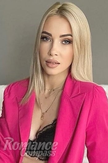 Ukrainian mail order bride Victoria from Kyiv with blonde hair and green eye color - image 1