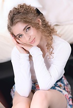 Ukrainian mail order bride Olexandra from Kremenchug with light brown hair and green eye color - image 7