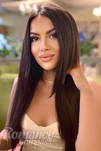Ukrainian mail order bride Irina from Las Vegas with light brown hair and brown eye color - image 1