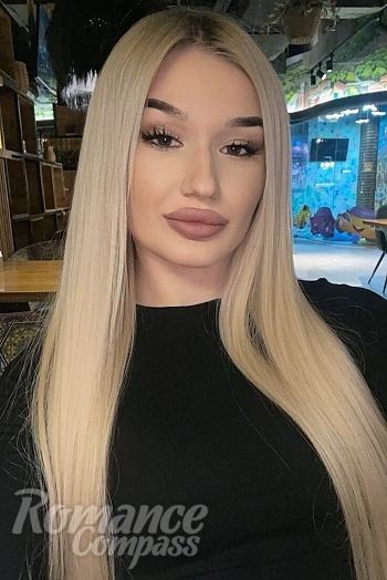 Ukrainian mail order bride Diana from Kyiv with blonde hair and brown eye color - image 1