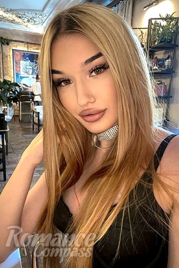 Ukrainian mail order bride Diana from Kyiv with blonde hair and brown eye color - image 1