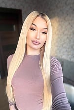 Ukrainian mail order bride Diana from Kyiv with blonde hair and brown eye color - image 2