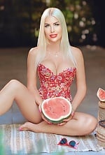 Ukrainian mail order bride Polina from Chicago with blonde hair and grey eye color - image 7