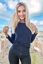 Ukrainian mail order bride Elitsa from Sofia with blonde hair and brown eye color - image 2