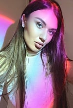 Ukrainian mail order bride Alina from Chicago with brunette hair and green eye color - image 4