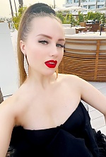 Ukrainian mail order bride Daria from Kiev with light brown hair and hazel eye color - image 3