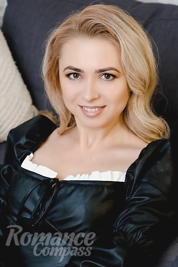 Ukrainian mail order bride Natalya from Vinnytsya with blonde hair and green eye color - image 1
