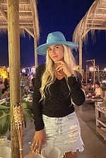 Ukrainian mail order bride Alexandra from Alicante with blonde hair and brown eye color - image 4