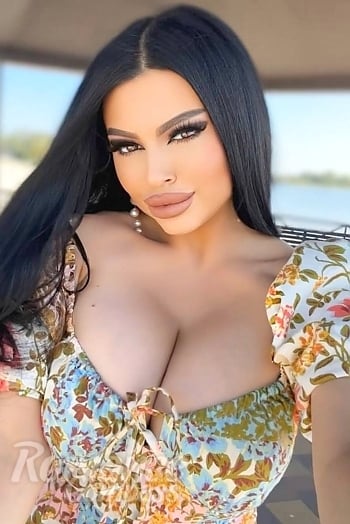 Ukrainian mail order bride Victoria from Zaporozhye with black hair and brown eye color - image 1