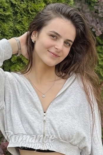 Ukrainian mail order bride Viktoriia from Ivano-Frankivsk with brunette hair and green eye color - image 1