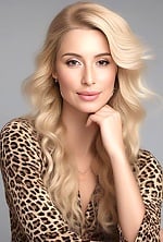 Ukrainian mail order bride Tatiana from Kiev with blonde hair and black eye color - image 9