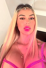 Ukrainian mail order bride Andrea from Medell&iacute;n with blonde hair and black eye color - image 8