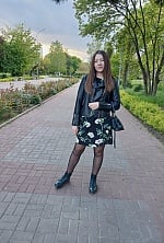 Ukrainian mail order bride Liliya from Odesa with brunette hair and brown eye color - image 9