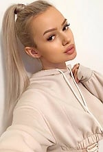 Ukrainian mail order bride Polina from Vienna with blonde hair and brown eye color - image 6