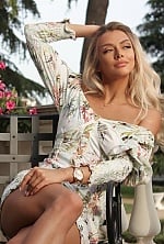 Ukrainian mail order bride Elena from Kiev with blonde hair and blue eye color - image 2
