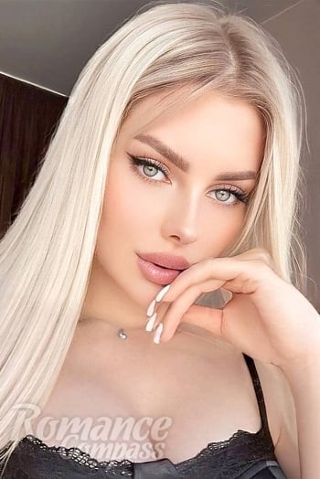 Ukrainian mail order bride Kateryna from Kiev with blonde hair and green eye color - image 1