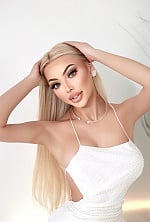 Ukrainian mail order bride Vika from Kyiv with blonde hair and green eye color - image 4