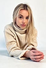 Ukrainian mail order bride Darina from Kyiv with blonde hair and green eye color - image 11