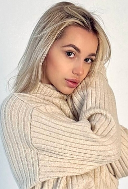 Darina, 21 y.o. from Kyiv, Ukraine