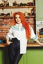 Ukrainian mail order bride Irina from Warsaw with red hair and green eye color - image 5