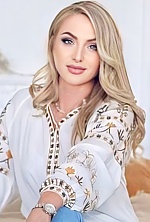 Ukrainian mail order bride Veronika from Warszawa with blonde hair and blue eye color - image 2