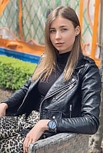 Ukrainian mail order bride Yanina from Kiev with light brown hair and blue eye color - image 3