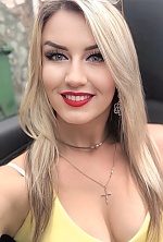 Ukrainian mail order bride Tetyana from Chicago with black hair and brown eye color - image 2