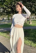 Ukrainian mail order bride Elina from Zaporozhye with light brown hair and green eye color - image 10