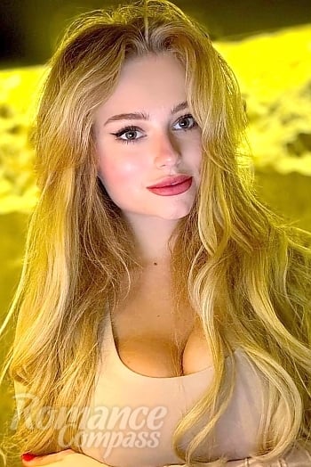 Ukrainian mail order bride Kate from Poltava with blonde hair and green eye color - image 1