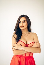 Ukrainian mail order bride Vita from Kyiv with light brown hair and brown eye color - image 2