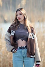 Ukrainian mail order bride Viktoriya from Zaporozhye with light brown hair and green eye color - image 6