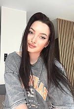 Ukrainian mail order bride Diana from Odesa with brunette hair and blue eye color - image 2