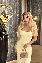 Ukrainian mail order bride Olga from Los Angeles with light brown hair and green eye color - image 11
