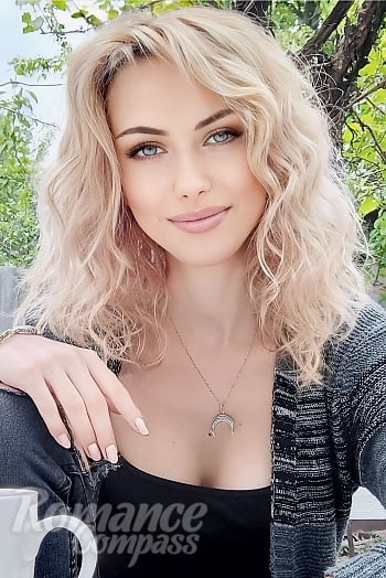 Ukrainian mail order bride Margarita from Warsaw with blonde hair and grey eye color - image 1