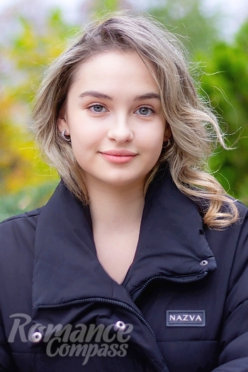 Ukrainian mail order bride Diana from Kiev with blonde hair and green eye color - image 1