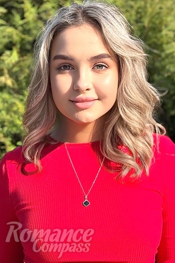 Ukrainian mail order bride Diana from Kiev with blonde hair and green eye color - image 1