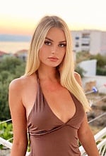 Ukrainian mail order bride Yulia from Warsaw with blonde hair and green eye color - image 7