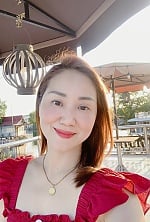 Ukrainian mail order bride Juanita from Bulacan with light brown hair and brown eye color - image 5