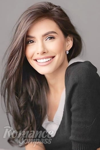 Ukrainian mail order bride Kateryna from Kyiv with brunette hair and brown eye color - image 1