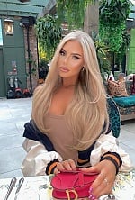 Ukrainian mail order bride Elli from Liverpool with blonde hair and blue eye color - image 6