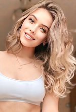 Ukrainian mail order bride Liubov from Berlin with light brown hair and brown eye color - image 2