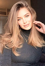 Ukrainian mail order bride Liubov from Berlin with light brown hair and brown eye color - image 5