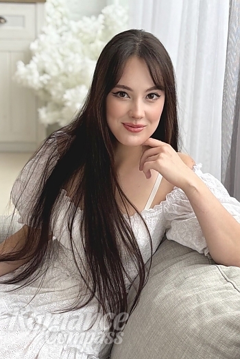 Ukrainian mail order bride Marina from Kremenchug with brunette hair and brown eye color - image 1